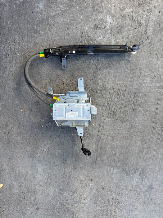 Стъкло повдигащ механизъм за BMW F10