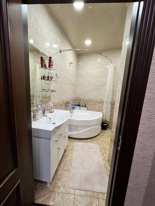 Продается квартира 4/2/5 Юнус Абад 19 кв 
Юнусабад 19кв 4/2/5
Трансляц