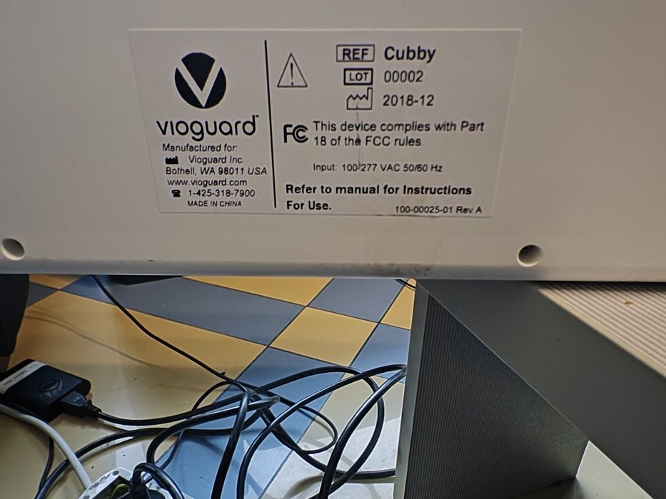 Дезинфектираща камера с UV-C лъчи "Vioguard"модел-Cubby за Ел.у-ва.