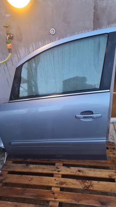 Usa zafira b completa opel geam stanga dreapta