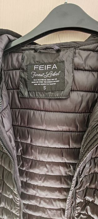 Vând geaca. Mărimea s