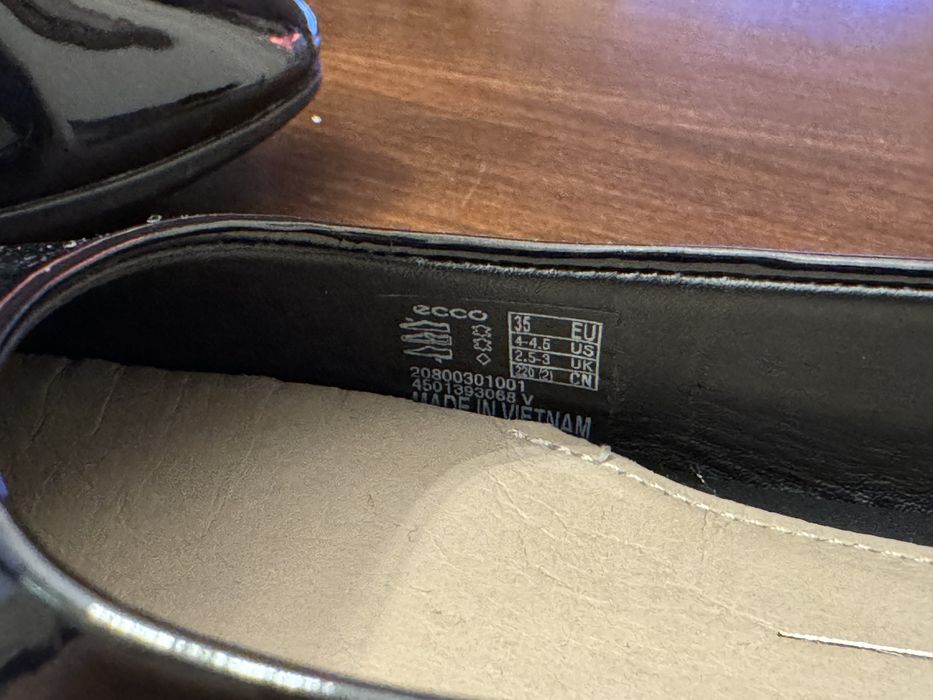 Официални детски обувки ECCO, черен лак, 35 номер