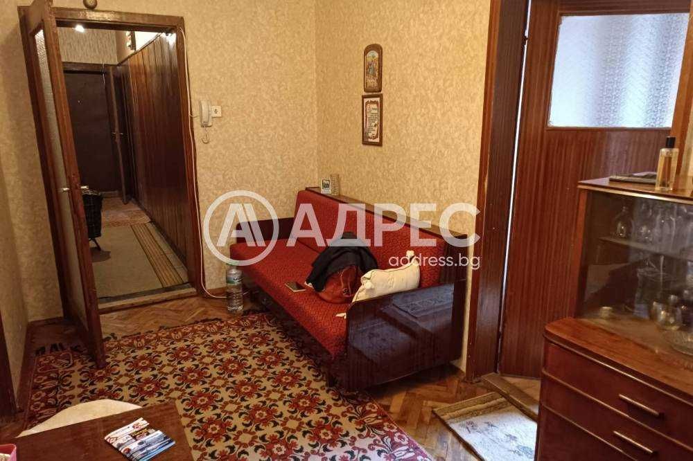 Многостаен апартамент в кв. "Варош"!