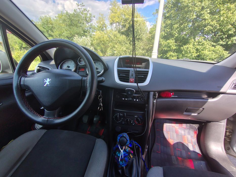 Peugeot 207 1.4 benzina