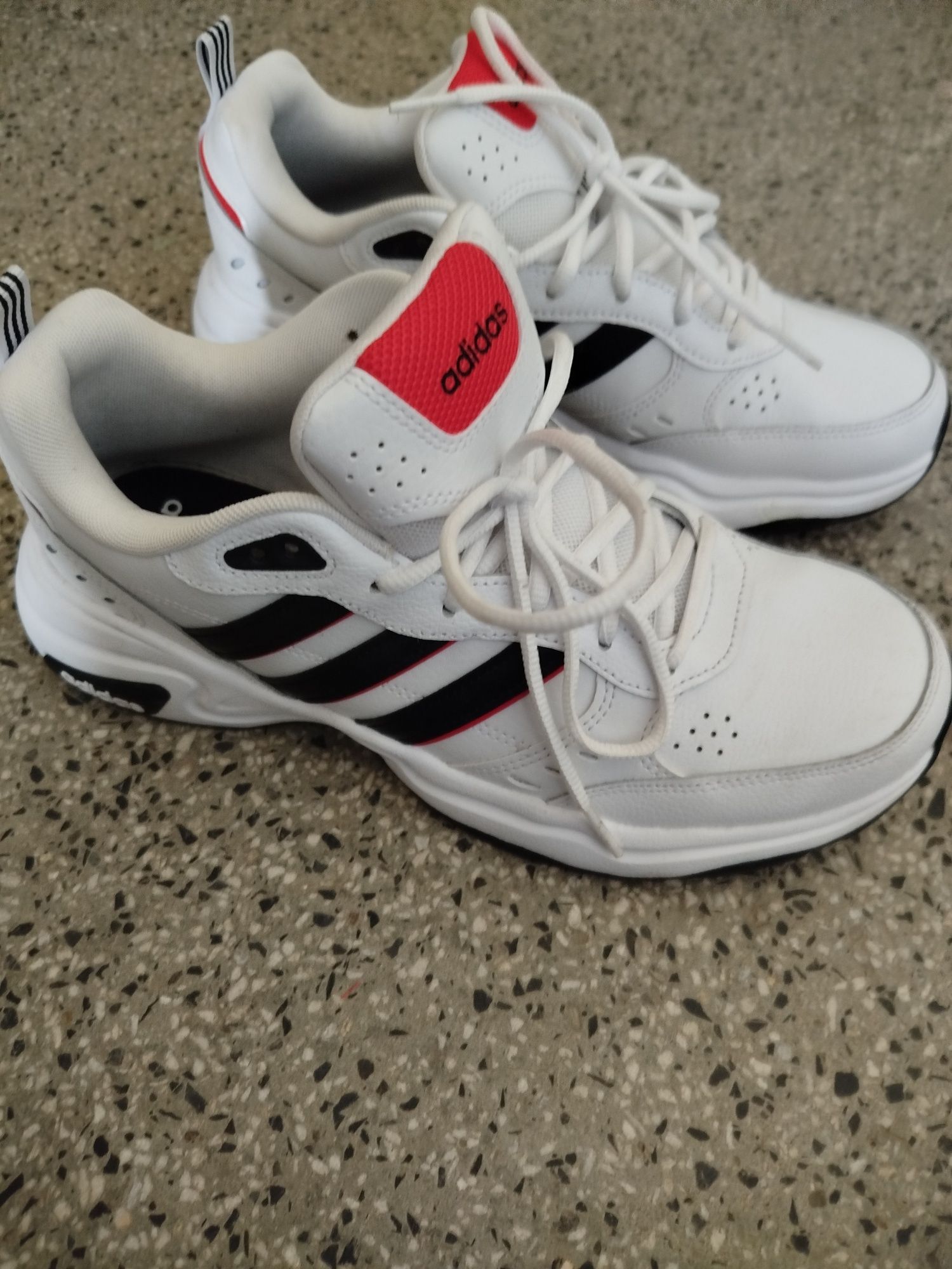 Маратонки adidas