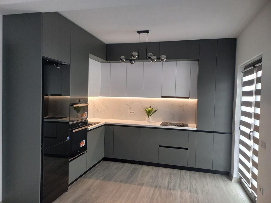 Mobila de bucatarie pe comanda.