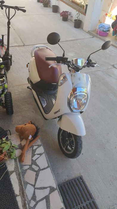 Vând scuter electric 2017 cu acte adus din germania