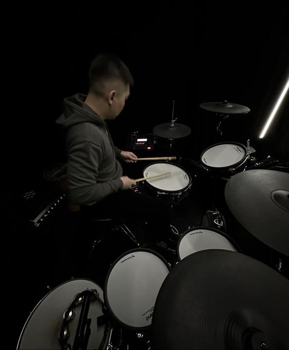 Уроки / обучение игре на ударных / барабанах