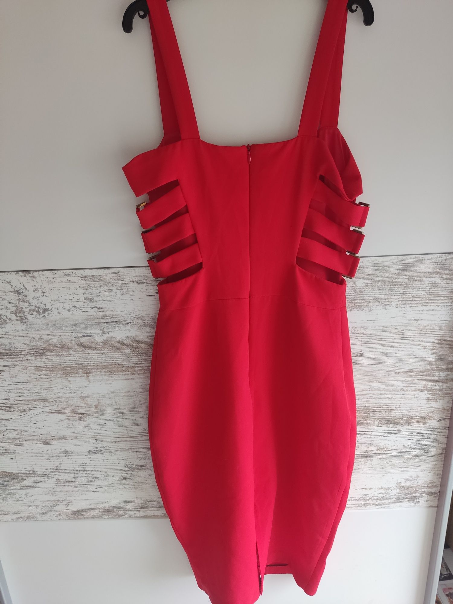 Разпродажба официални червени рокли