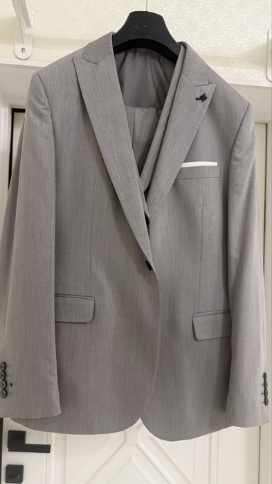 Костюмдер сатылады