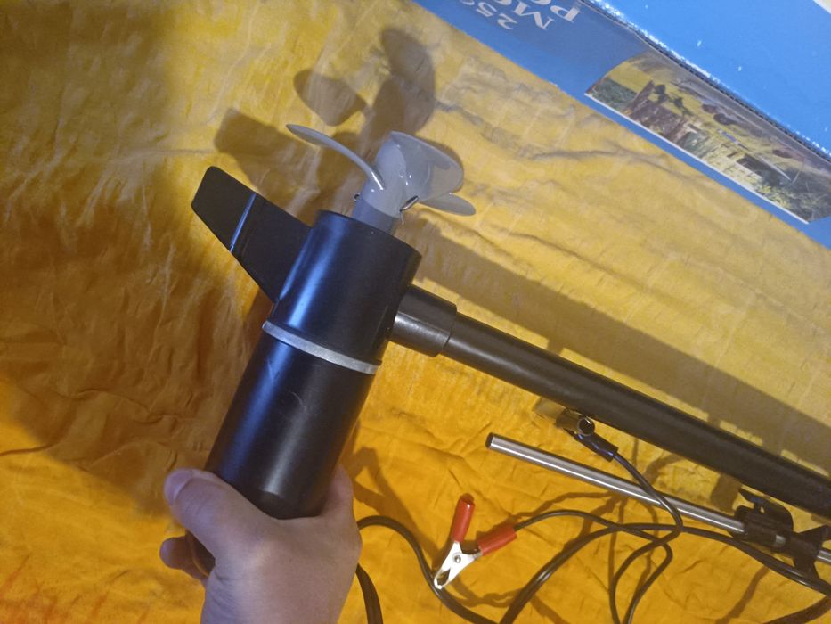 Motor electric Barca pneumatica