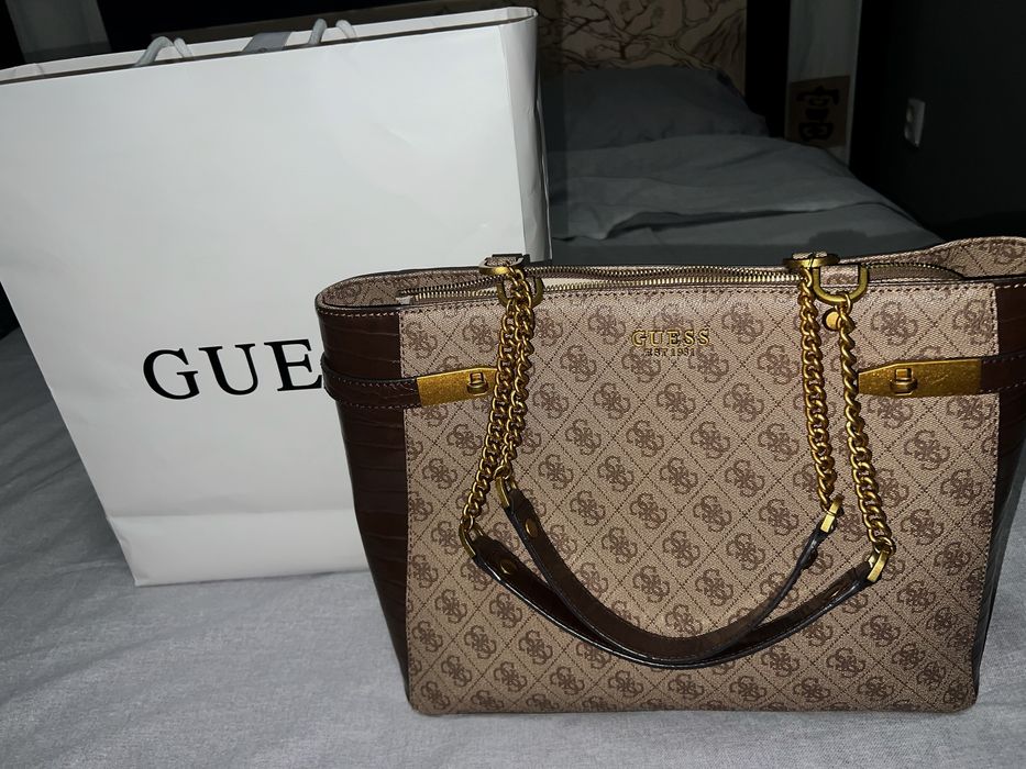 Сумка Guess