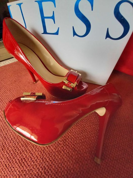 Елегантни обувки   GUESS