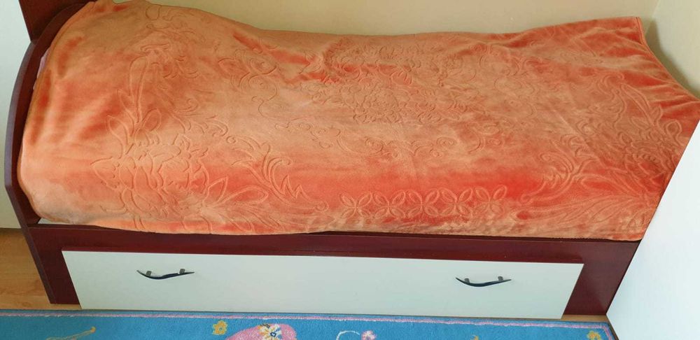 Vand mobila pentru camera de copii