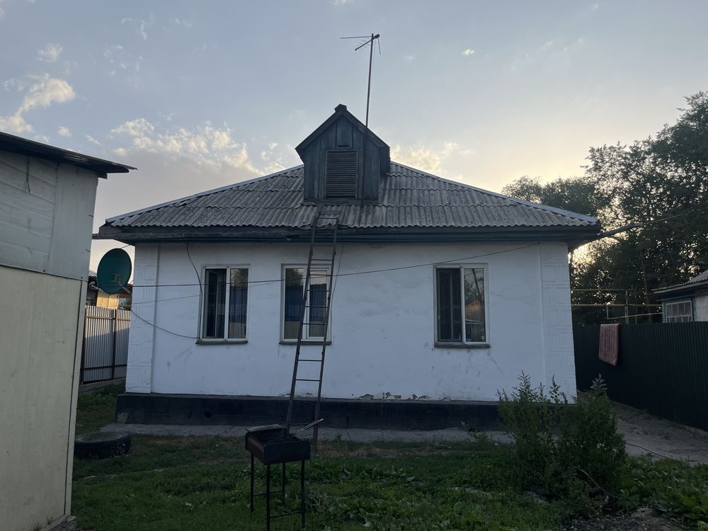 Продается  4 комнатный Дом.