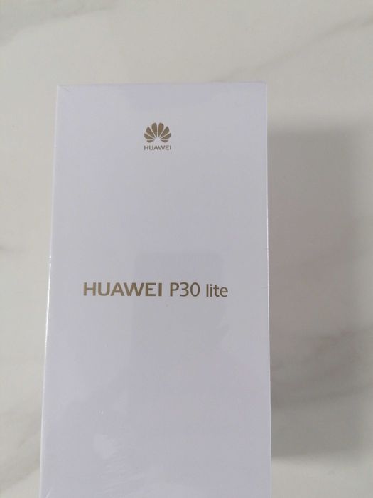 Vand telefon Huawei P30 lite Alb nou în cutie sigilat