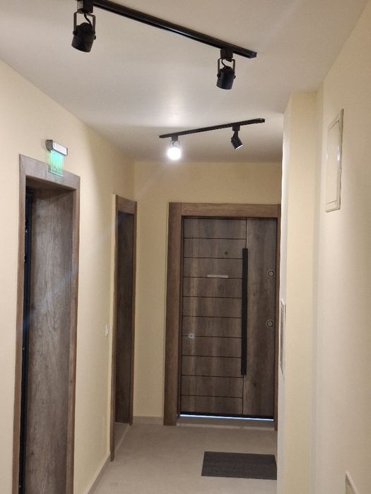 Продава се Тристаен апартамент в Пловдив, Кършияка - 101 кв.м за 2030 €/кв.м - Снимка #1