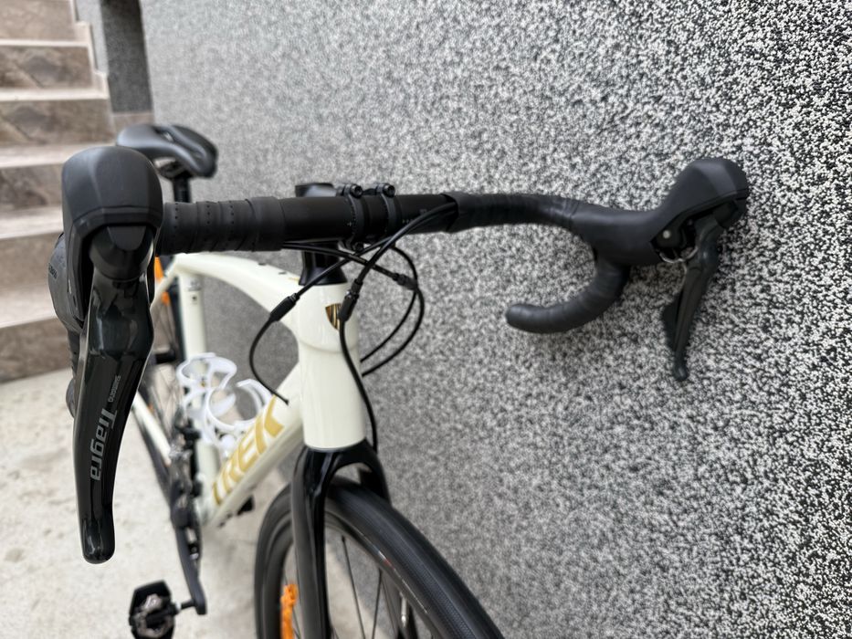 TREK DOMANE AL4 Gen 4 ERA White Шосеен велосипед 2024г. ПЕРФЕКТЕН