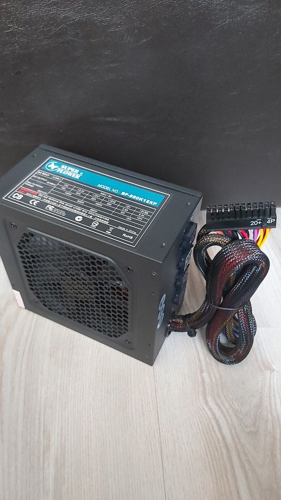 Vând sursă PC Super Flower 550W noua