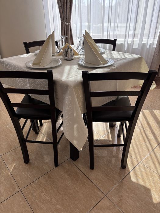 Vand mese si scaune restaurnat