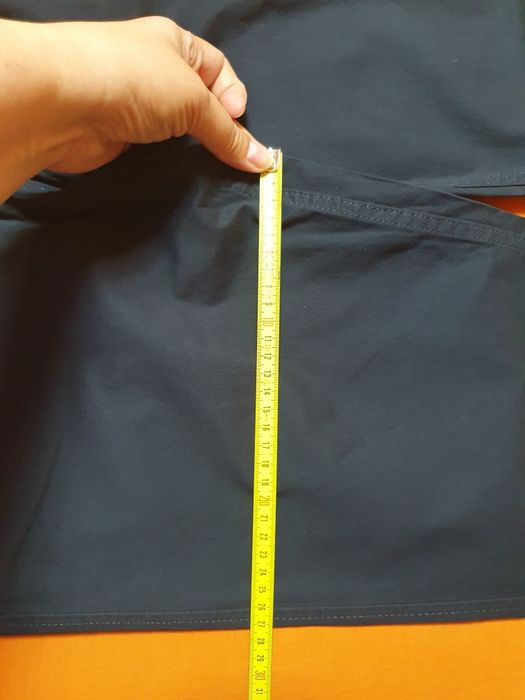 Pantaloni bleumarin, nou-nouți