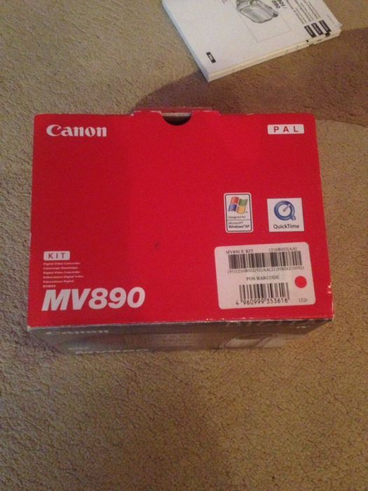 Видеокамера Canon mv890