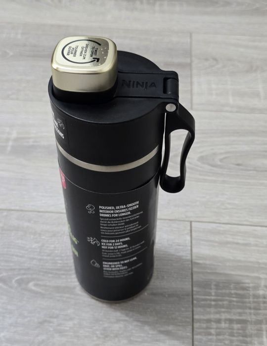 Sticlă apa termică Ninja Thirsti 700ml – oțel inoxidabil, Negru