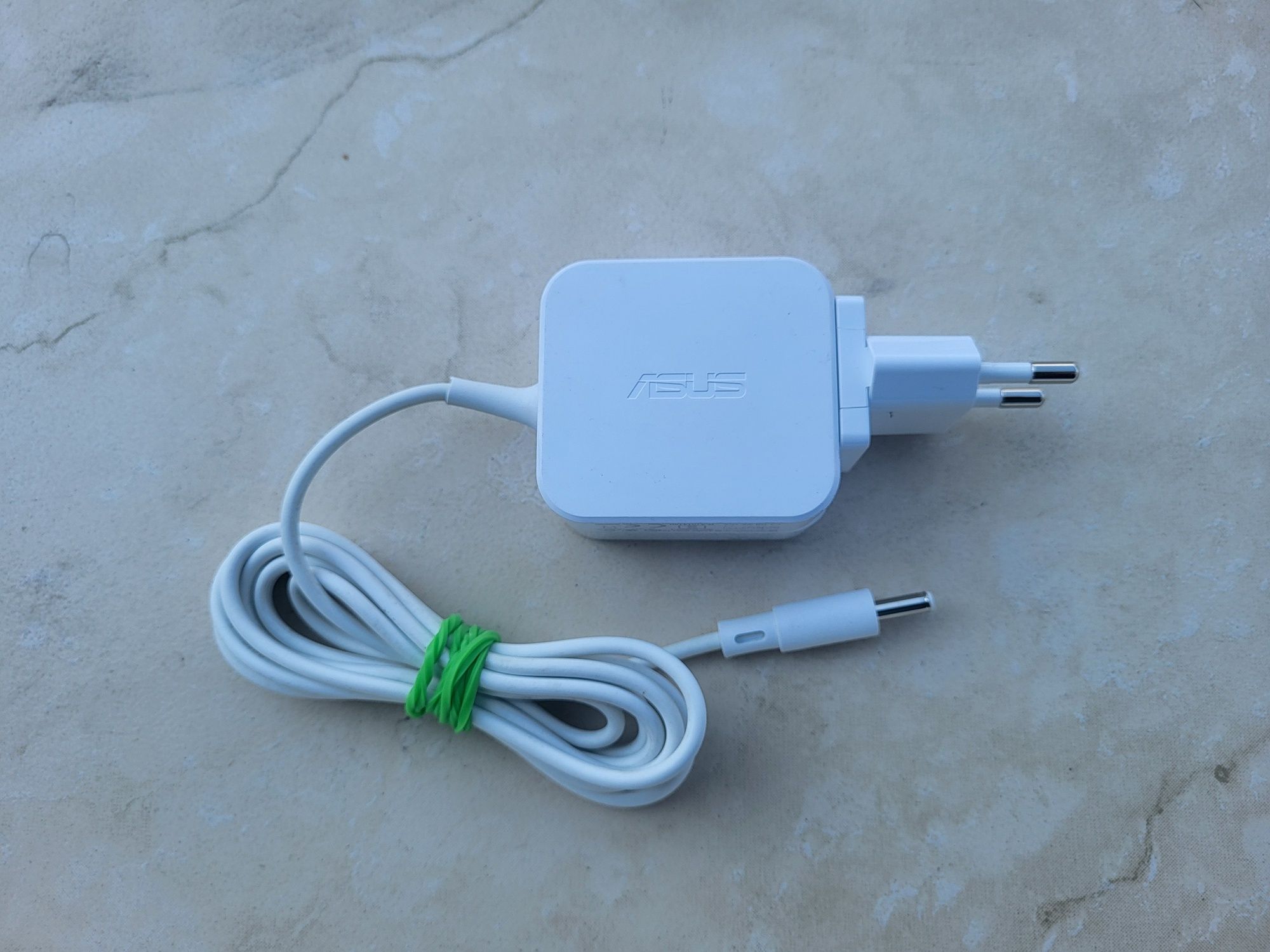 Alimentator ASUS 12V 2A 24W mufa 4x1,35mm