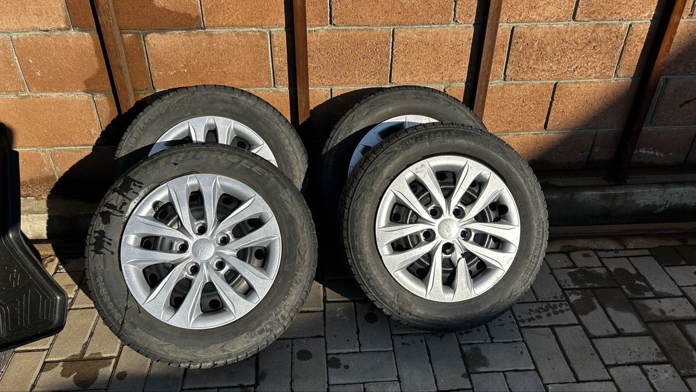 Комплект Диски R15 с шинами  в сборе