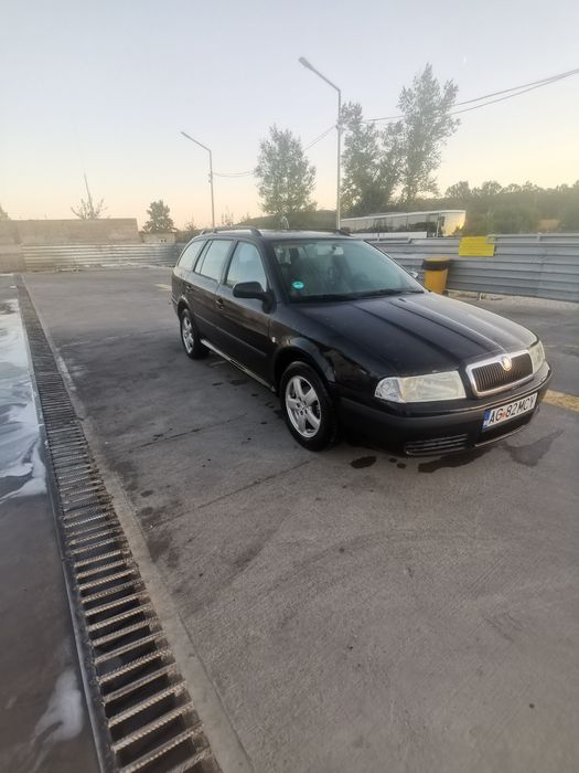 Skoda octavia 1 .