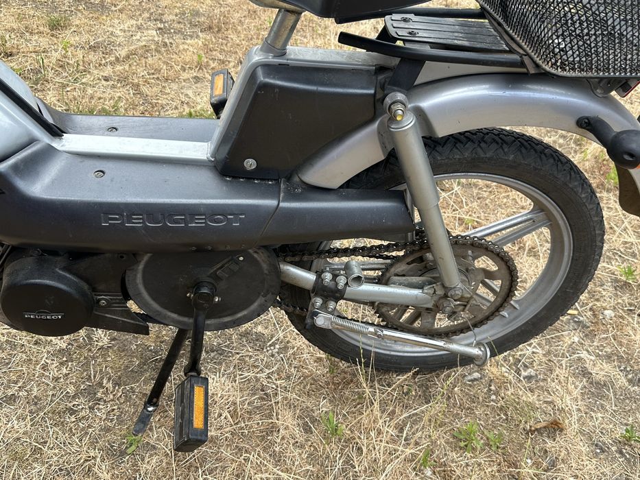 Vând mouped peugeot