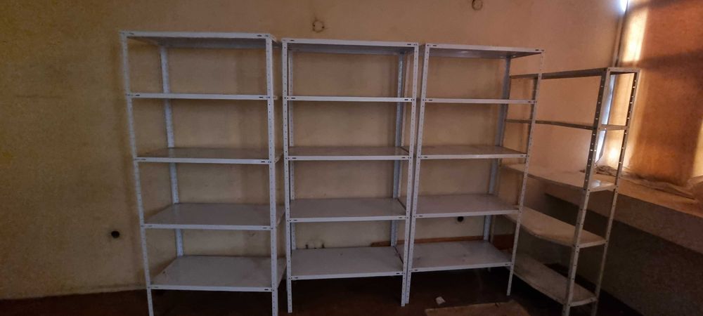 метални стелажи 20 бр 2000/900/400/ 5 рафта 85 кг на рафт