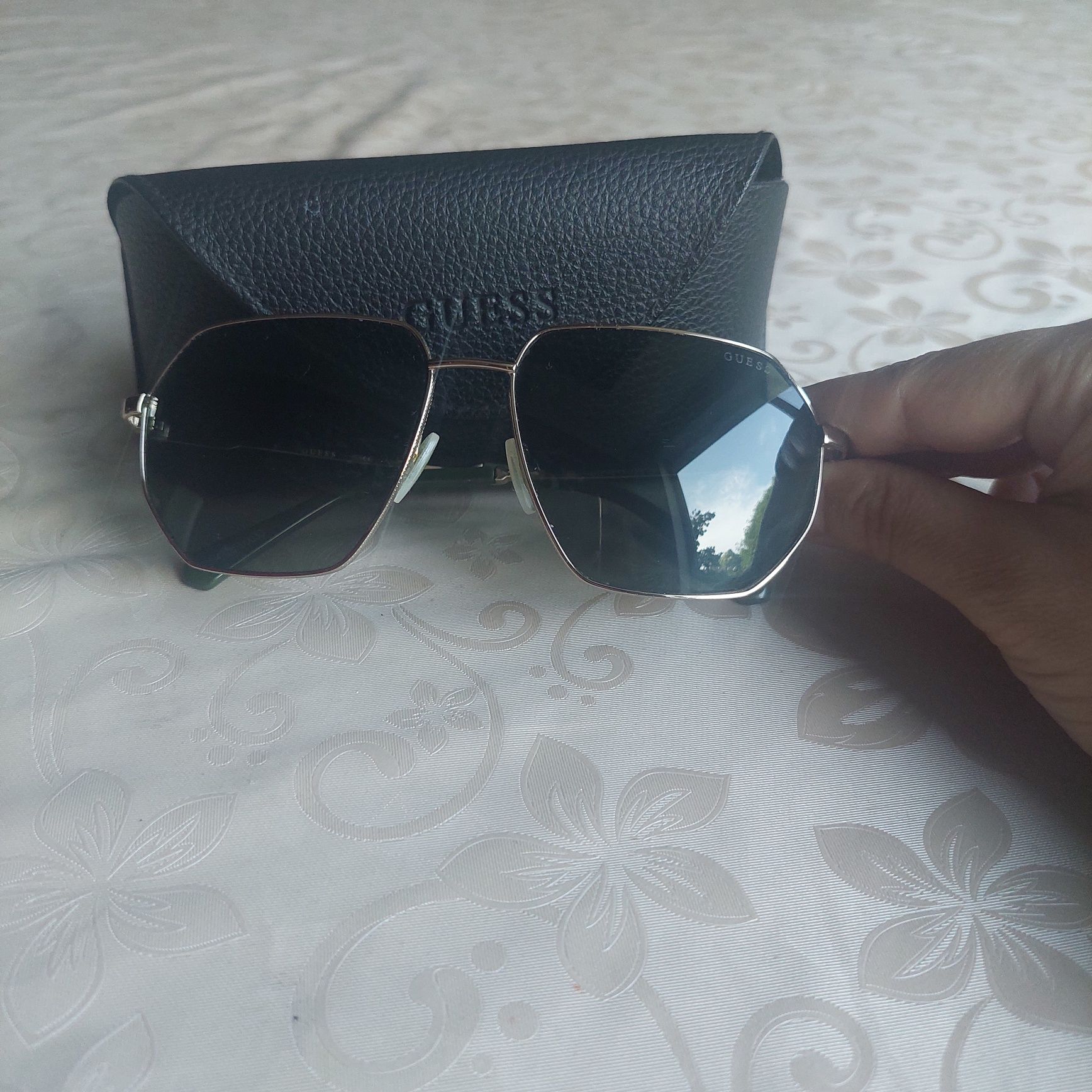 Унисекс очила Guess