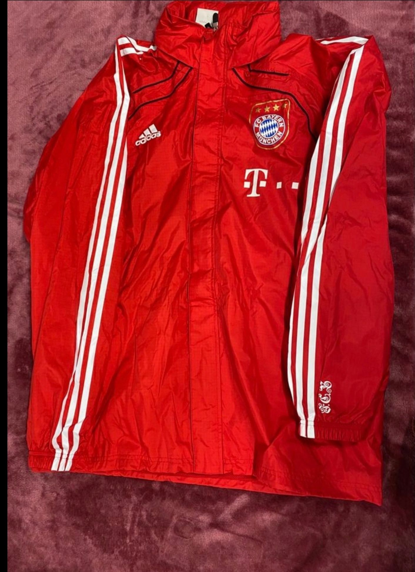 NOUĂ. Geaca Adidas Original FC Bayern Munchen