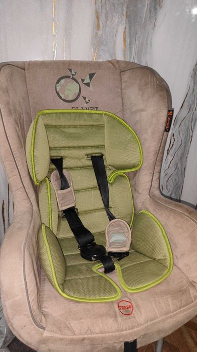 Детское кресло 5000 тг