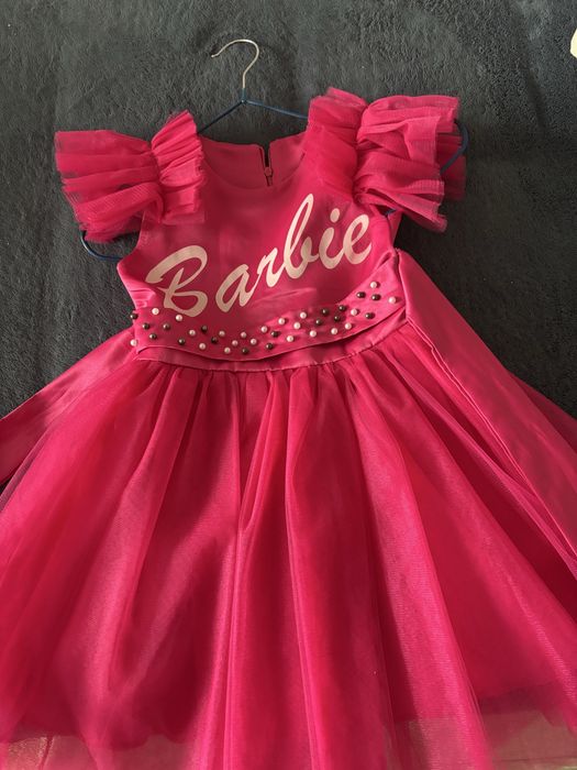 Продам красивое платье на девочку