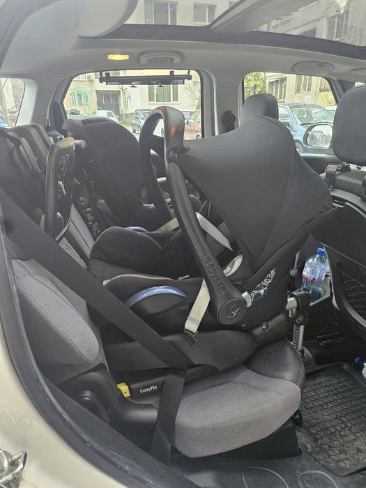 Бебешко столчеСтолче за кола Maxi Cosi (0-13кг) с 2 изофикс бази