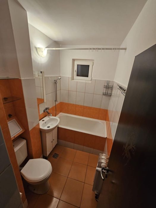 Inchiriez apartament