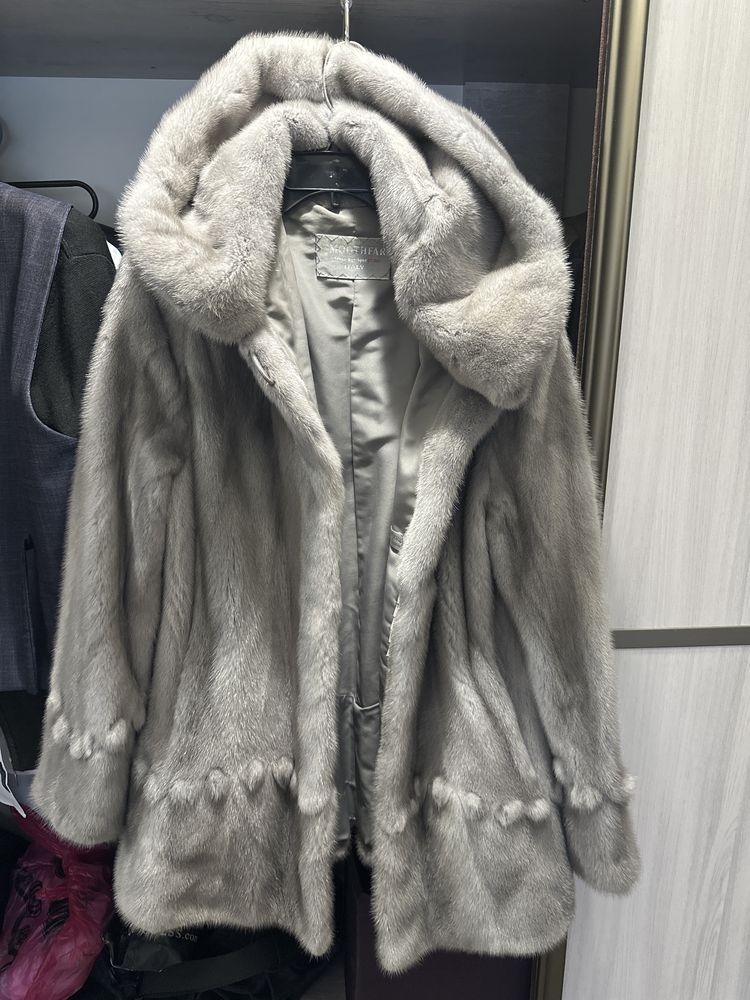 Продам норковую шубу