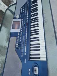 Korg  Pa 800 cu husa