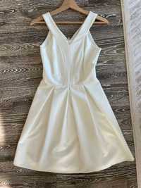 Бяла рокля от Adl XS