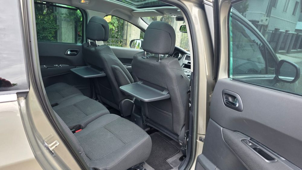Peugeot 5008 * 1.6 Benzina * An 2013 * Cutie manuala * Euro 5