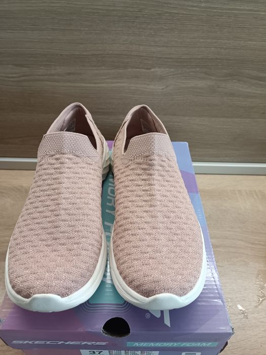 Skechers,calvin klein nike,nike 270