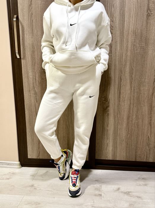 Дамски екип NIKE!