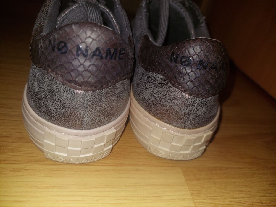 Оригинални маратонки Nike,Guess