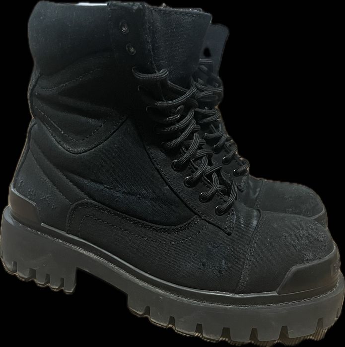 Balenciaga strike boots