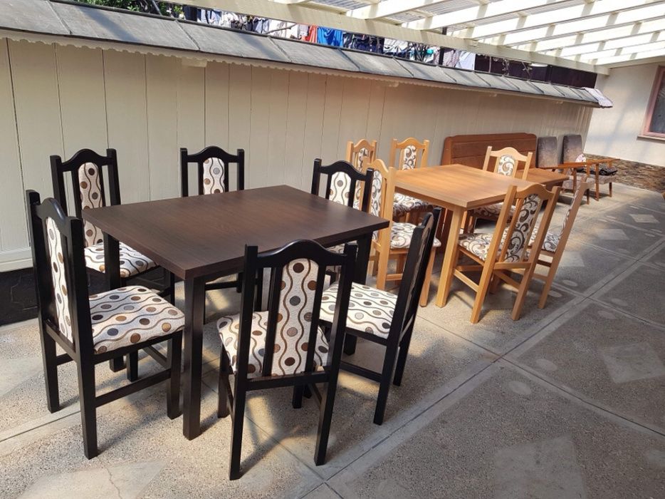 Scaune și mese din lemn pentru restaurante la prețuri avantajoase