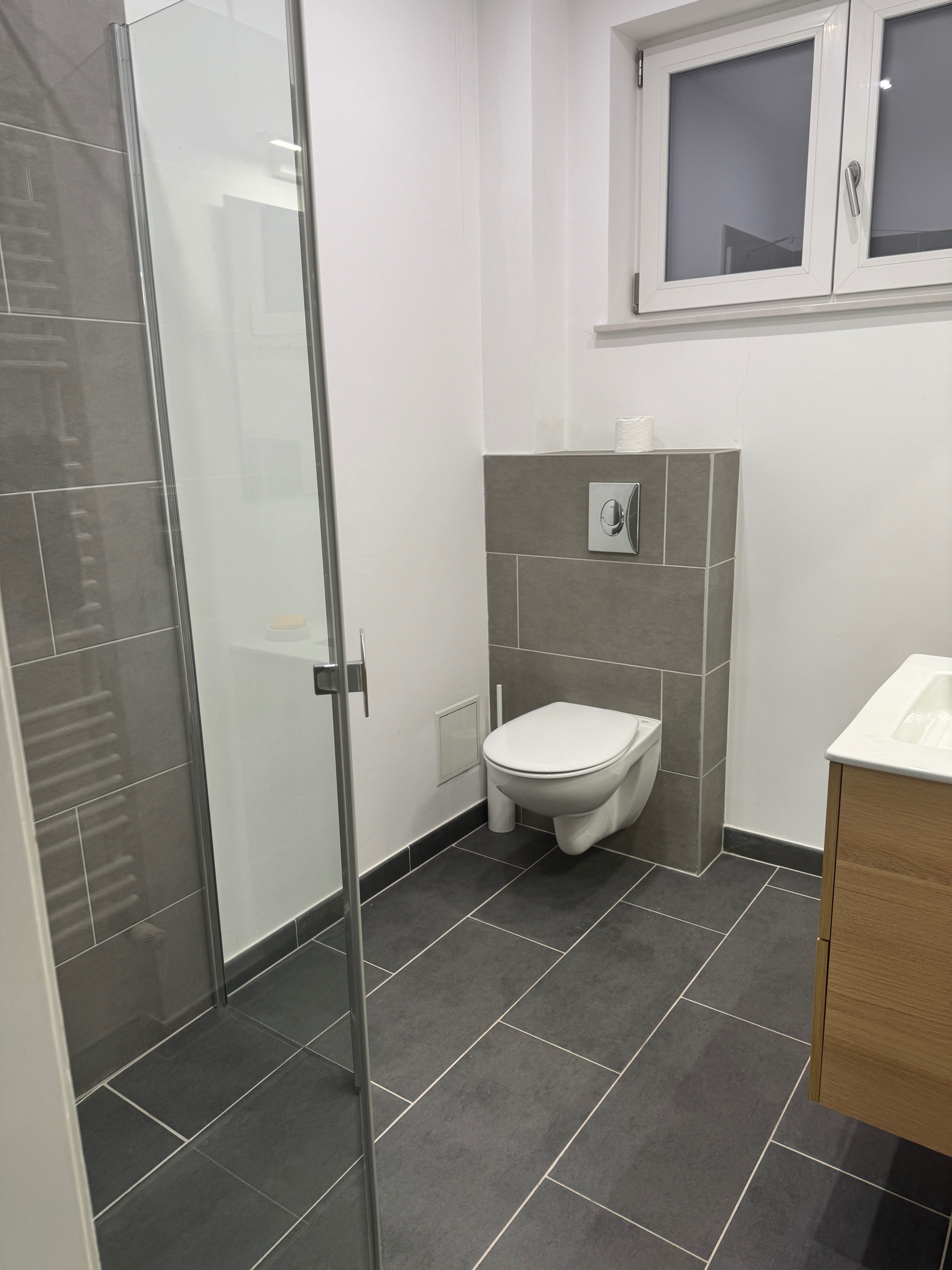 Ofer spre inchiriere   apartament de 3 camere Universitate