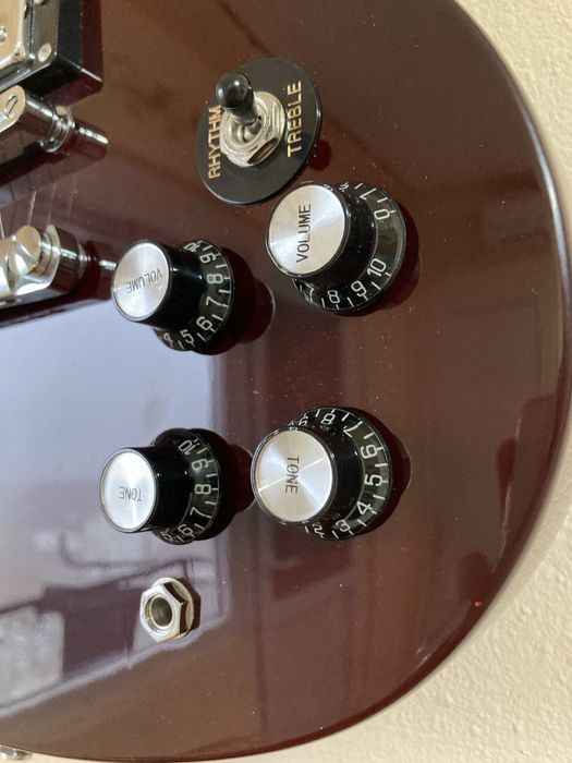 Vand sau schimb Chitara electrica SG