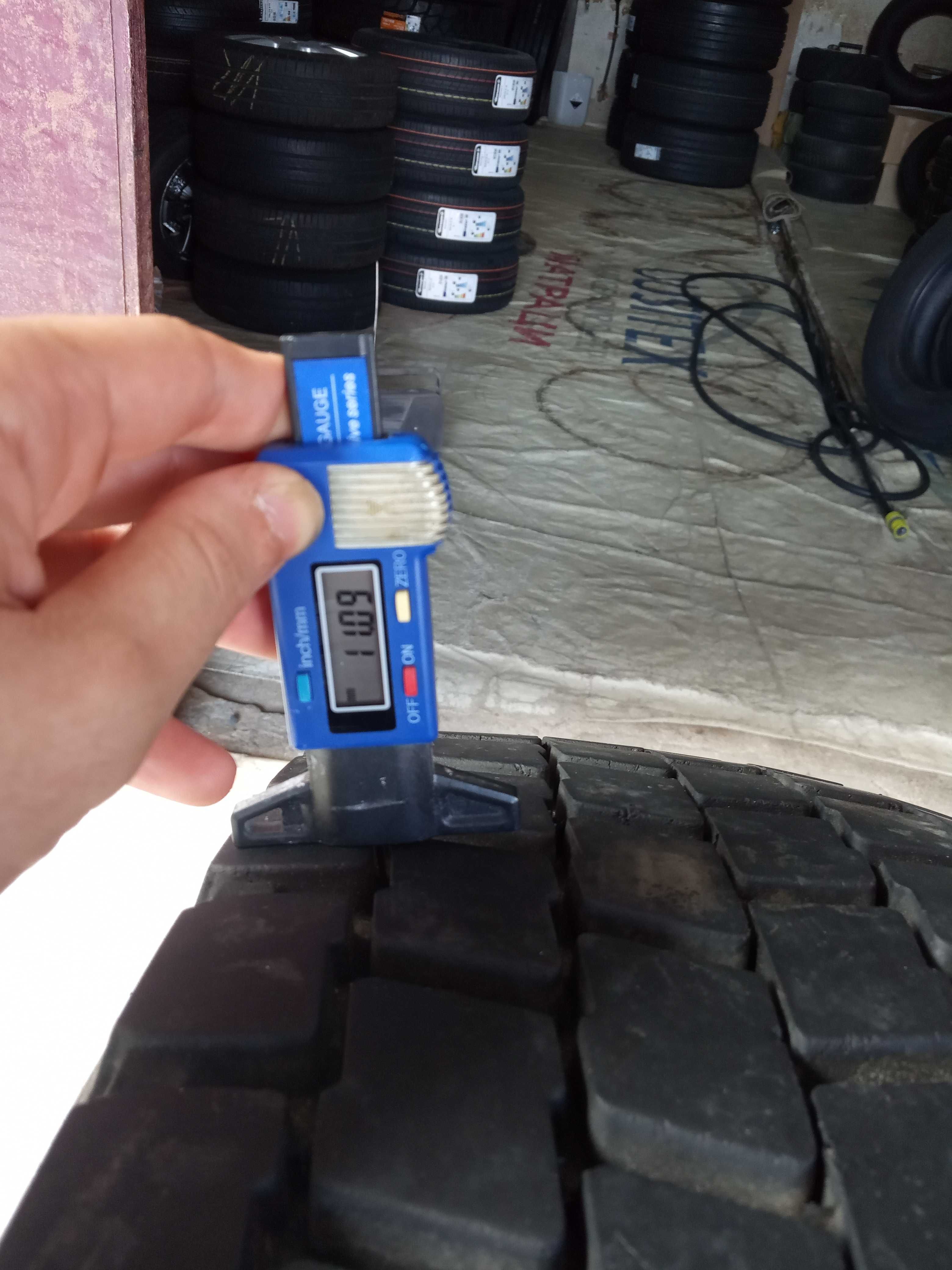 1 тежкотоварна гума 265/70R19.5 Continental-Рег Michelin 140/138M M+S